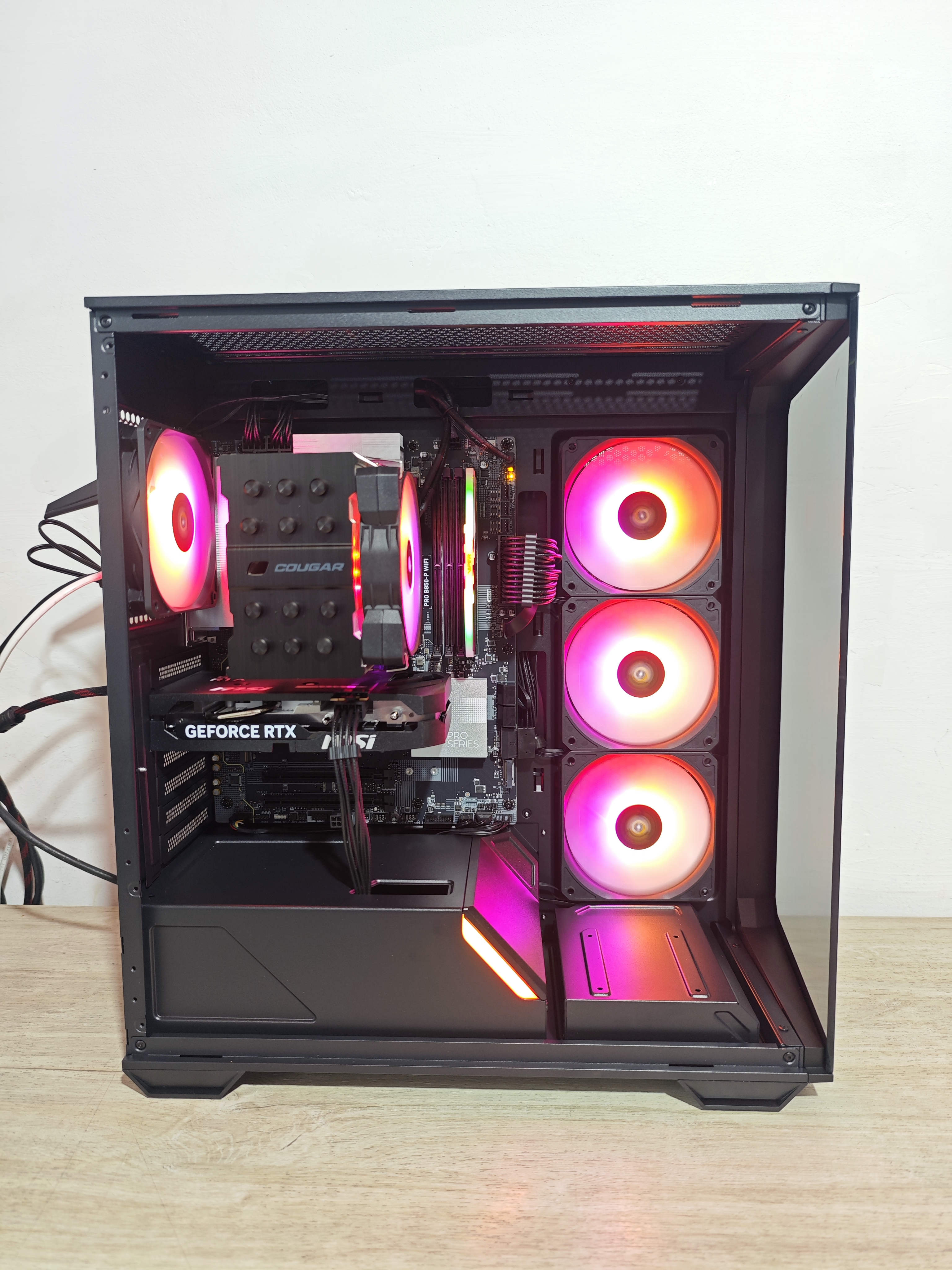 PC gaming RGB amarillo-naranja con GPU Gigabyte — TeraNeT