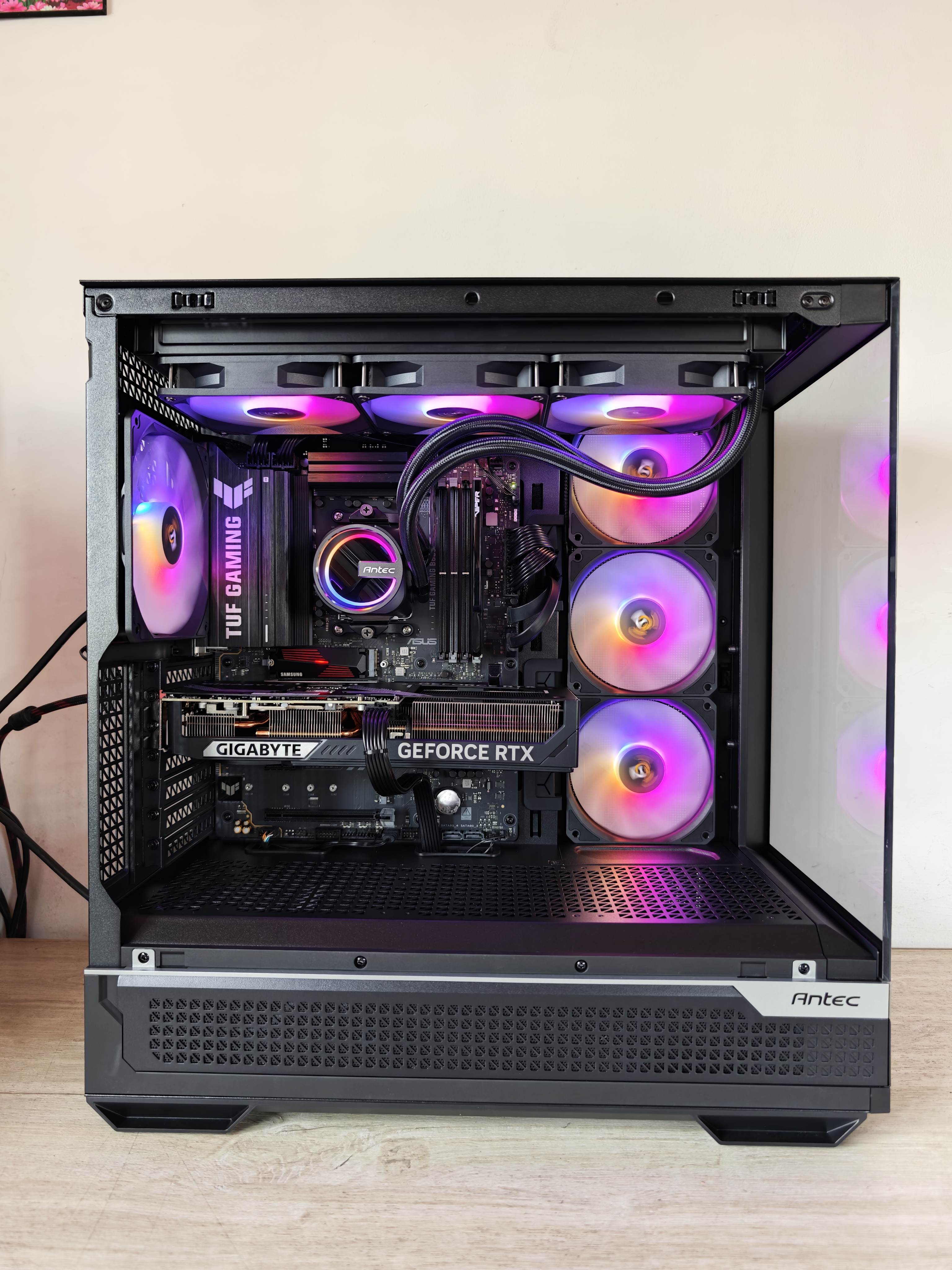 PC con refrigeración líquida y GPU Gigabyte GeForce RTX — TeraNeT